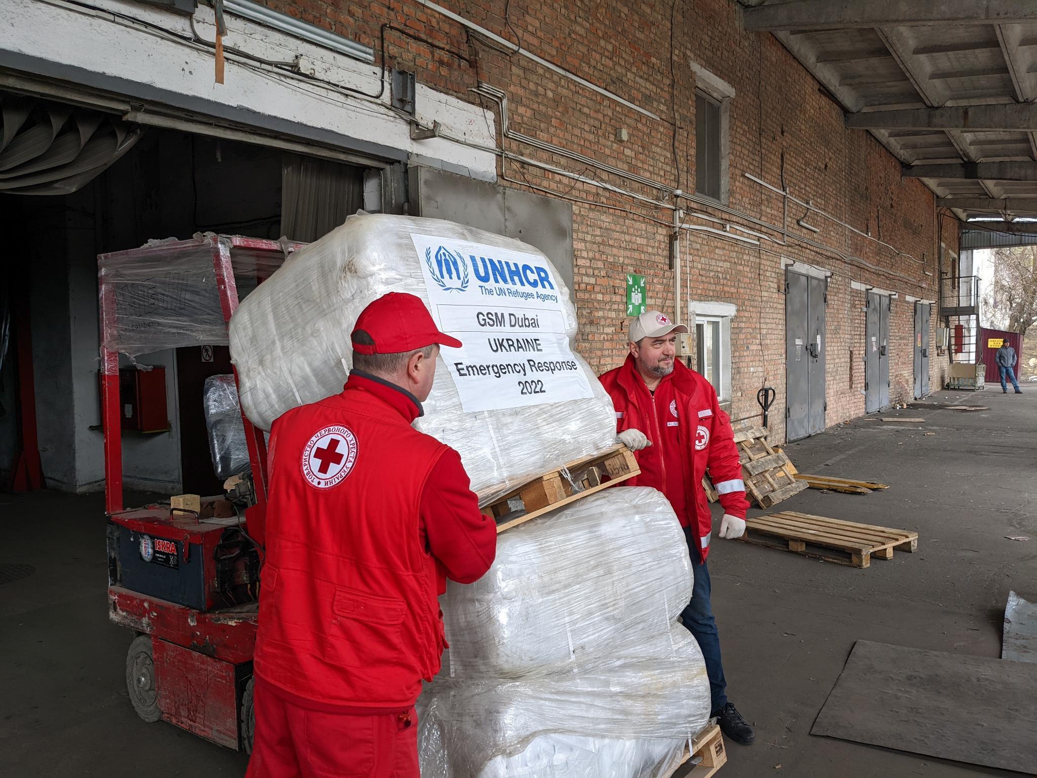 United Nations and humanitarian partners deliver supplies to the encircled city of Sumy